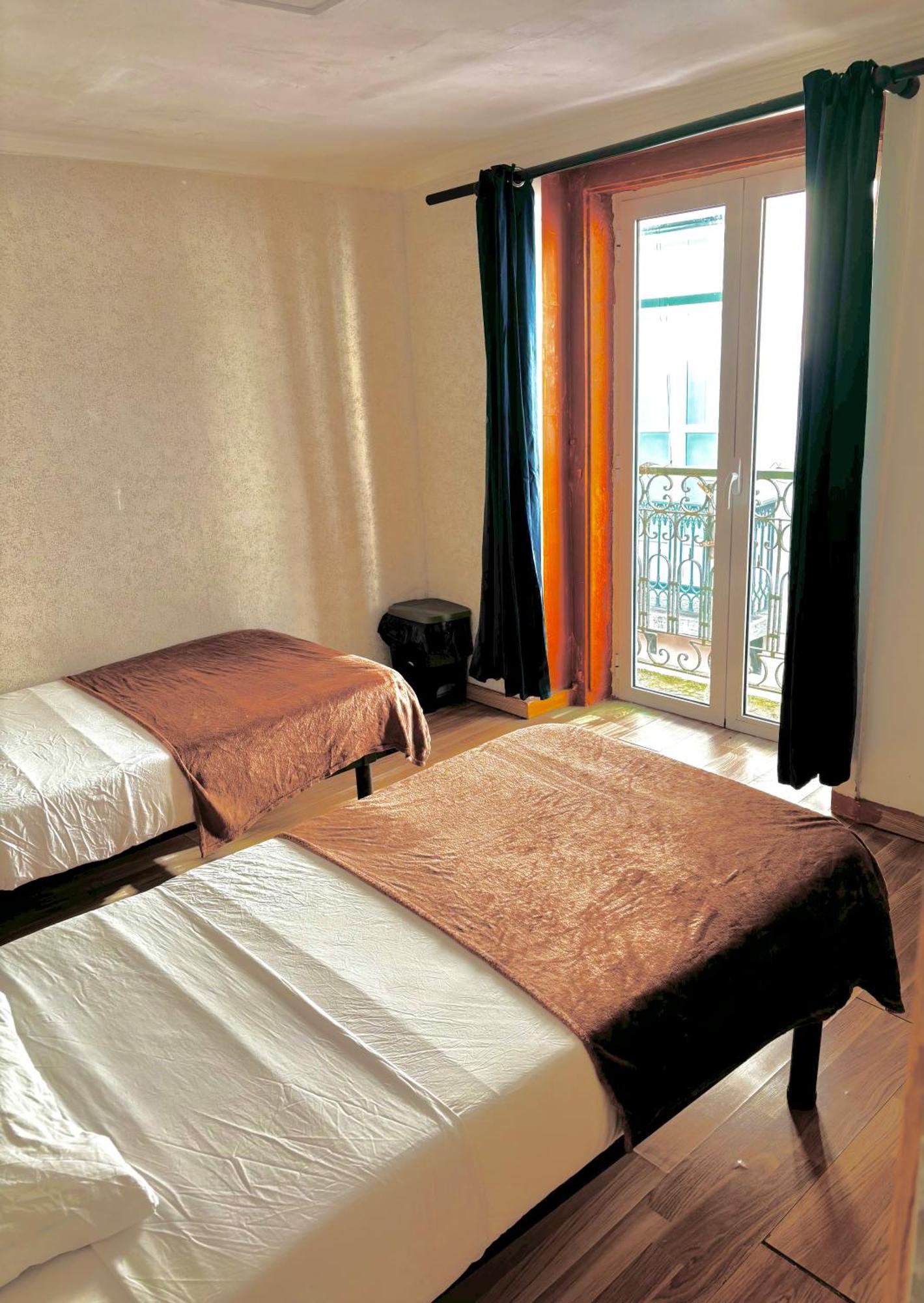 Lisbon Accommodation *